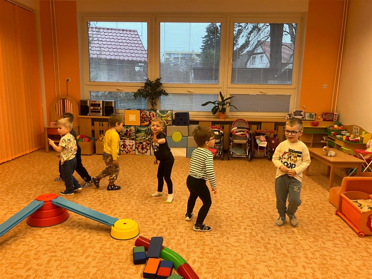Taneček a překážková dráha